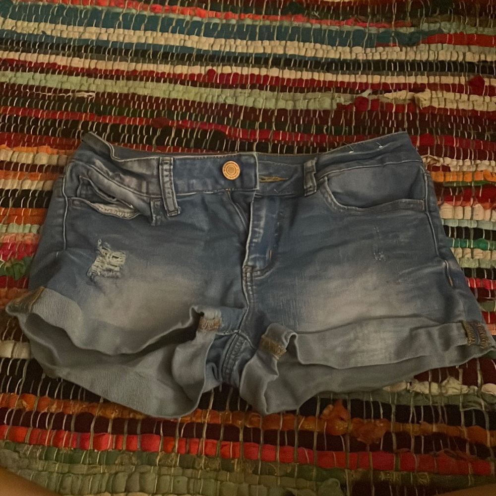 LOW RISE SHORT SHORTS